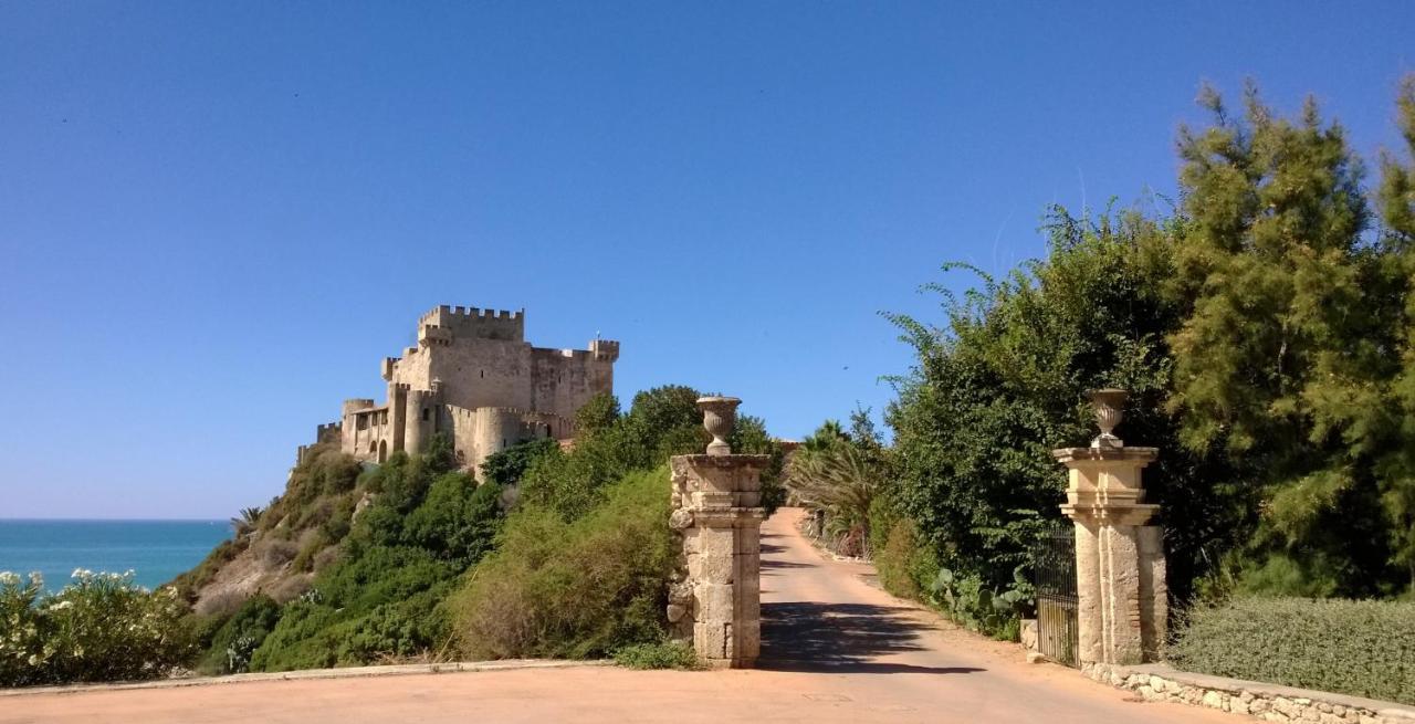 Castello Di Falconara Hotel Licata Exterior foto
