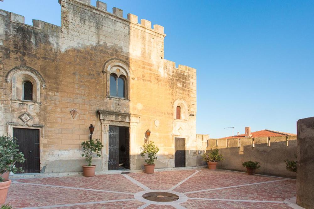 Castello Di Falconara Hotel Licata Exterior foto